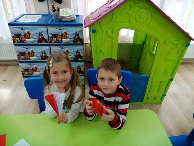 hartia-mart-09